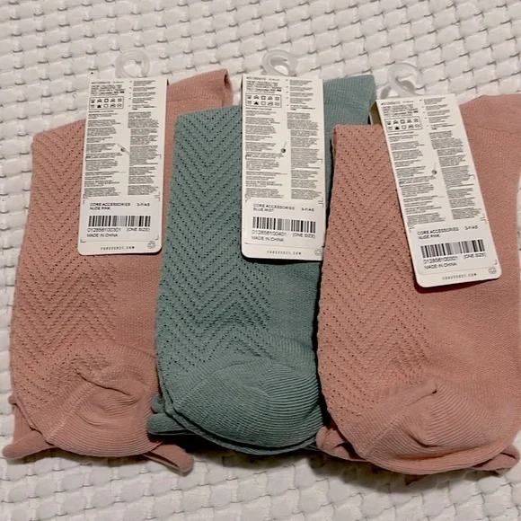 NIP- Forever21 - 21-25cm - Picture 2 of 6